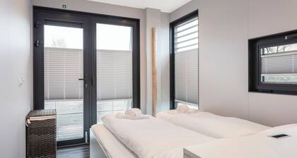 Hboat 'Elysium' with private jetty 4-14