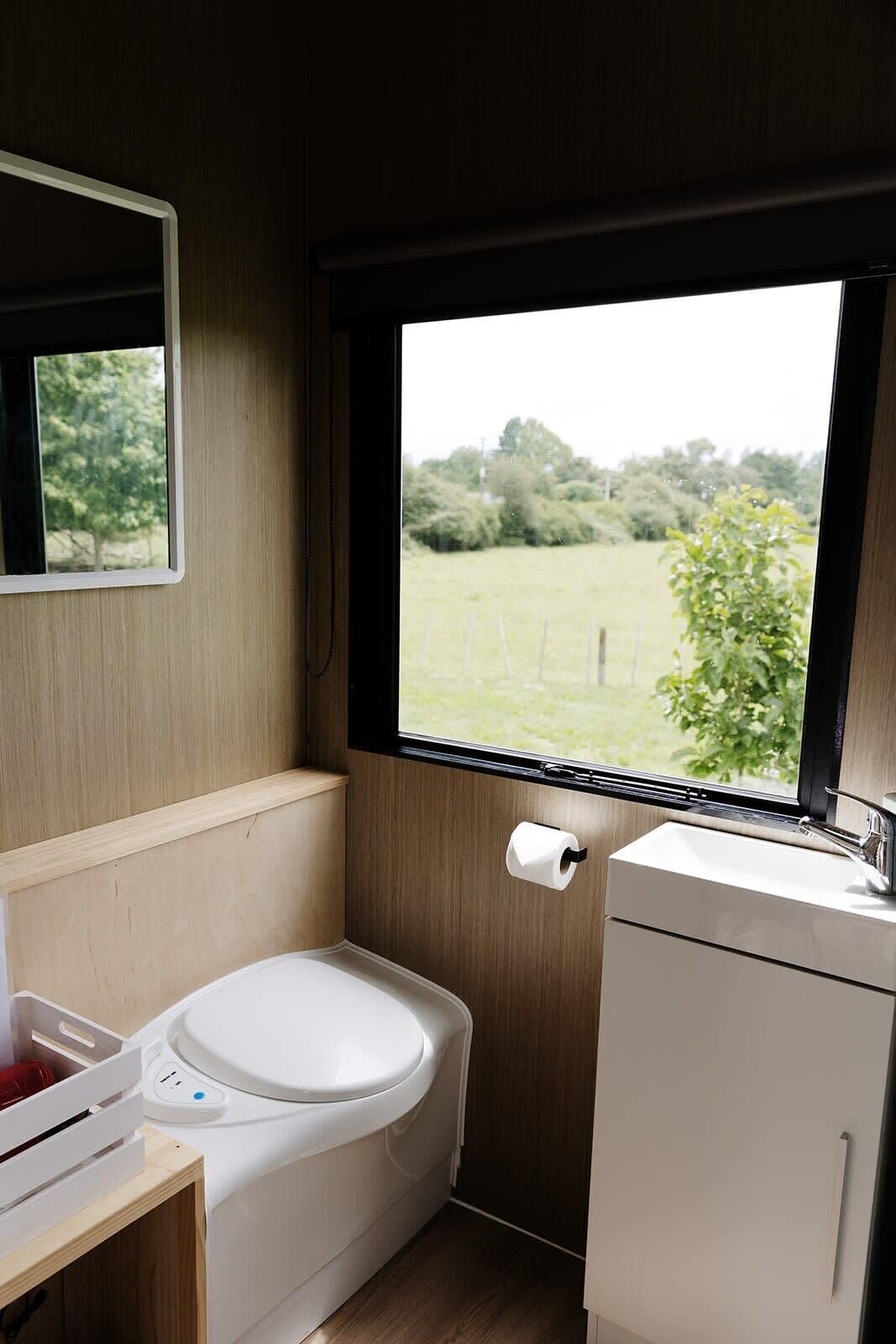 シャワー、ヘアドライヤー、タオル