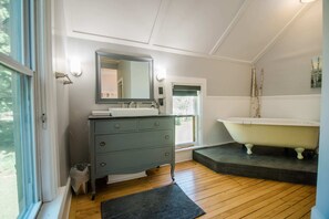 Bañera, secador de pelo