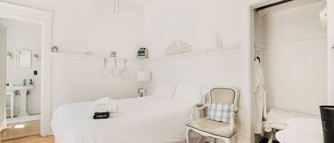 1 chambre, fer et planche Ă repasser, Wi-Fi, draps fournis