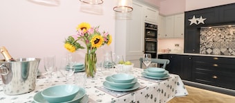 Eller Close House