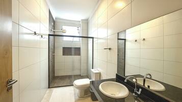 Family Studio | Bathroom