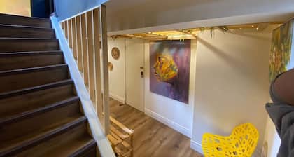 Private 1 BR Suite near U of W