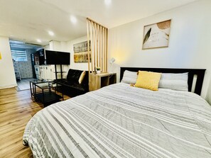 1 bedroom, desk, iron/ironing board, WiFi