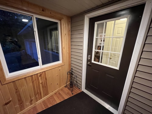 Relaxing Escape in the Woods - 15 minutes from Marquette!