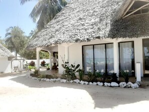 Property grounds - Maua beach lodge (Kizimkazi)