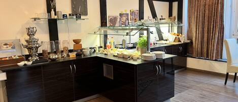 Free daily buffet breakfast