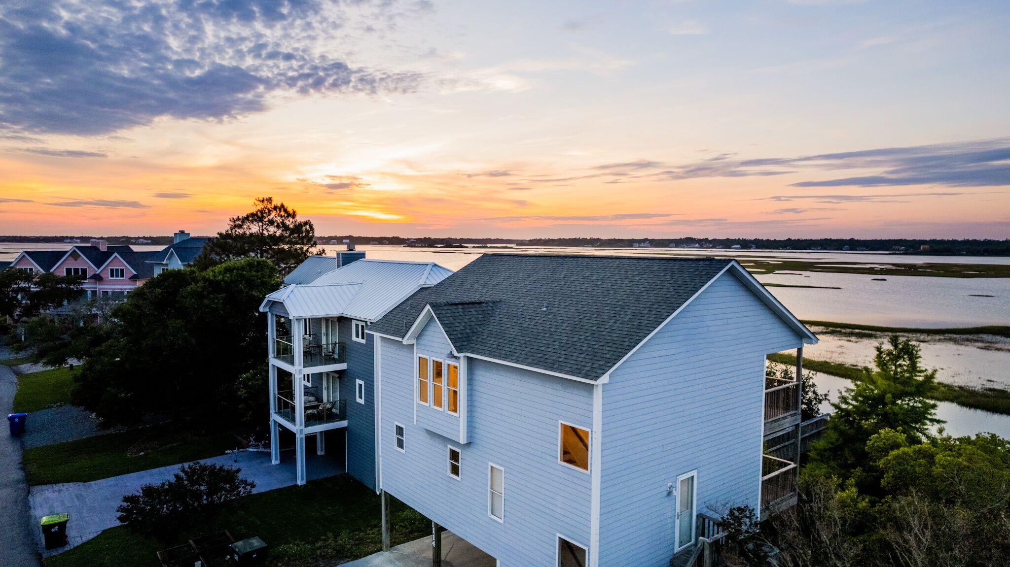 Waterfront Oasis~Private Dock~Walk to Beach~Boats!