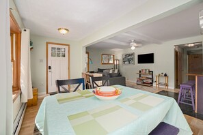 Dining - Dog-friendly cottage with fenced yard, firepit, W/D, & WiFi - walkable location (Empire)