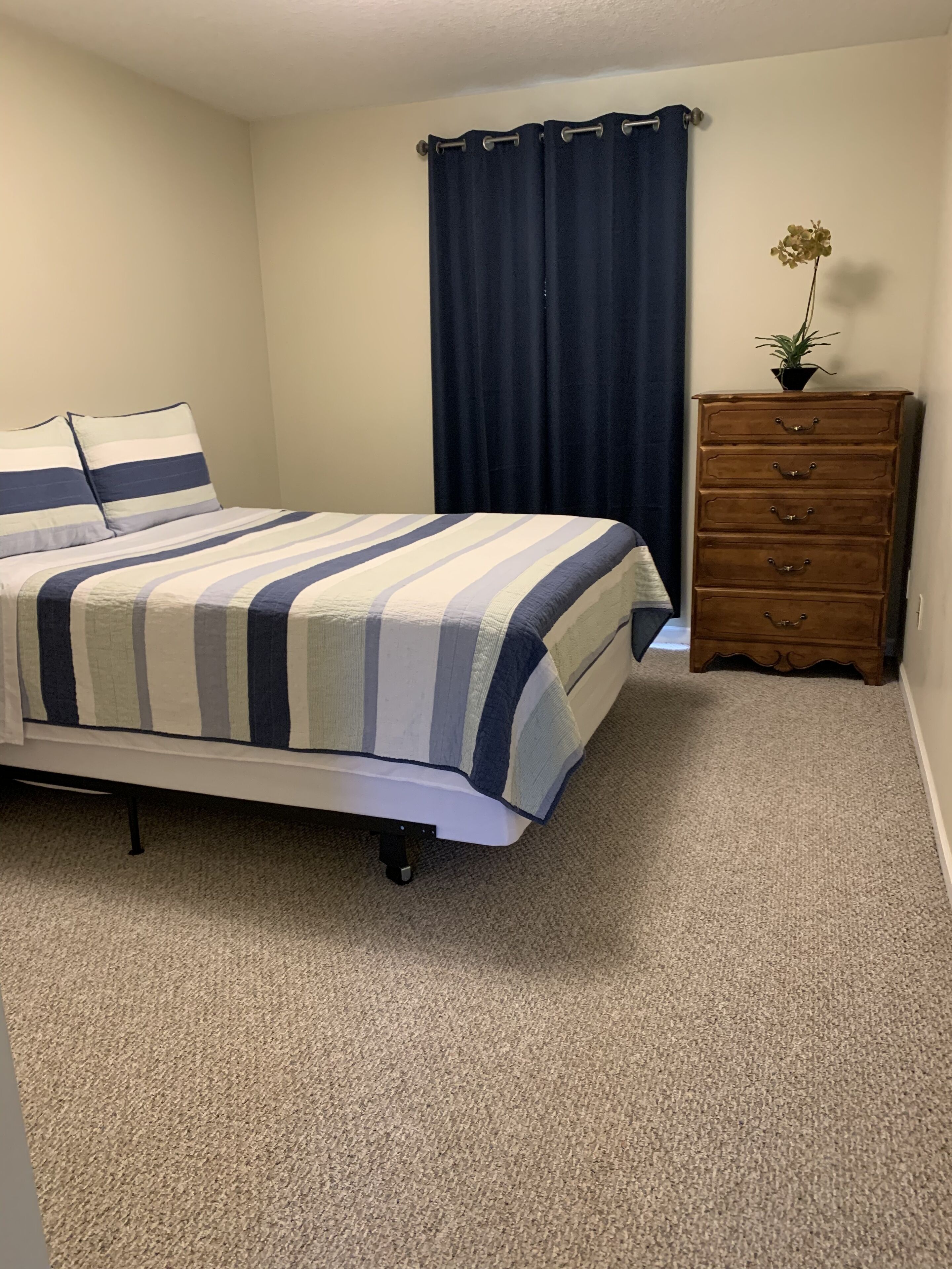 2 habitaciones, tabla de planchar con plancha y wifi gratis 