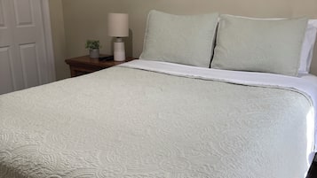 2 chambres, fer et planche à repasser, Wi-Fi gratuit, draps fournis