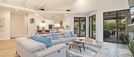 Smart TV, fireplace, stereo, offices