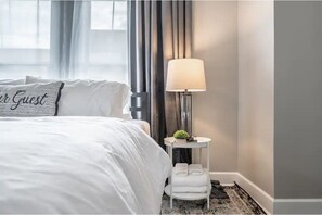 3 habitaciones, escritorio, tabla de planchar con plancha y wifi gratis 