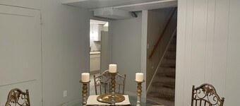 12 min to Downtown! Child&Pet Friendly , Fully Stocked Kitchen, W/, Back