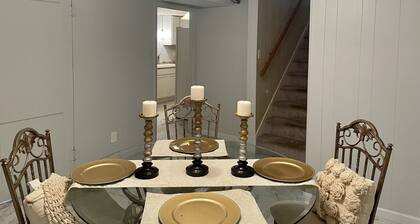 12 min to Downtown! Child&Pet Friendly , Fully Stocked Kitchen, W/, Back