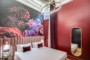 Minibar, coffres-forts dans les chambres, décoration personnalisée