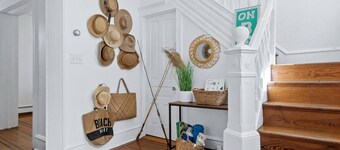 5 S Hillside (Main House) · Gammy's Beach House + Sleeps 14