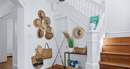 5 S Hillside (Main House) · Gammy's Beach House + Sleeps 14