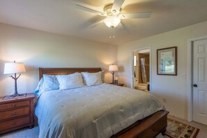 2 chambres, bureau, accès au Wi-Fi (inclus), literie fournie