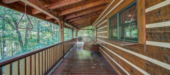 The Lodge at Summit Ridge North GA Mountain Cabin Sleeps 19  Hot Tub Kids' Room