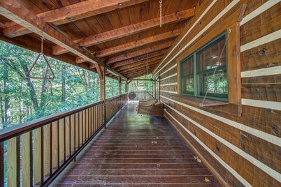 The Lodge at Summit Ridge North GA Mountain Cabin Sleeps 19 Hot Tub Kids' Room