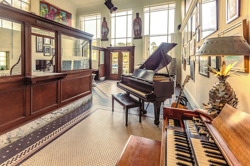 Luxury Living in Historic Bank: Haven of Art&Music