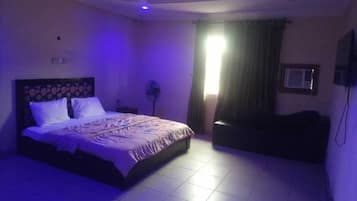 Basic Room, 1 Queen Bed | Free WiFi