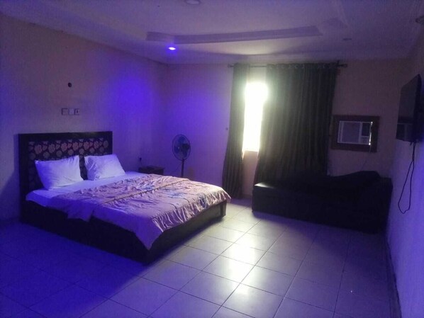 基础客房, 1 张大床 | 免费 WiFi