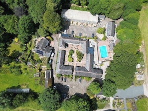 المنشأة من الخارج