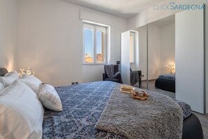 3 Schlafzimmer, Schreibtisch, Bügeleisen/Bügelbrett, Reisekinderbett