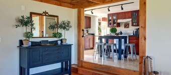 Pet friendly Skaneateles country home one mile from downtown!!