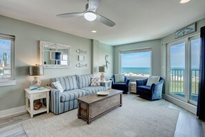 Interior - Coconut Cove by Sea Scape Properties (Carolina Beach)