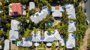 Exterior - Coco Bay Resort, Private Rear Courtyard, North facing unit, Close to the shared pool (Noosaville)