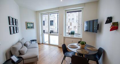 Luxury Apartment With Balcony