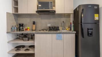 Studio (B) | Private kitchen | Fridge, microwave, dishwasher, blender