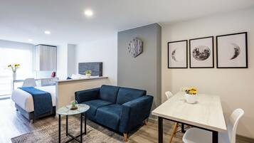 Studio (A) | Living area | 43-inch Smart TV with cable channels, TV