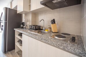 开间 (C) | 私人厨房 | 冰箱、微波炉、洗碗机、搅拌机