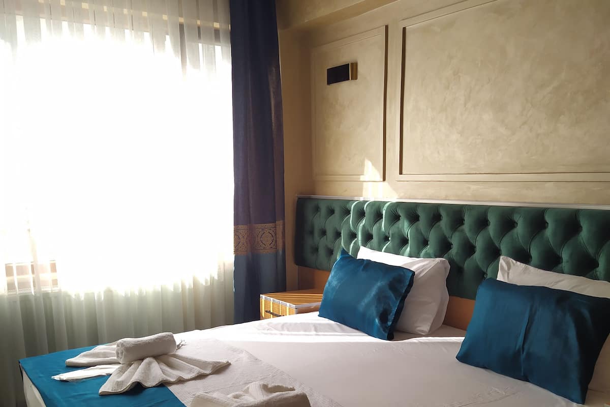 Premium bedding, minibar, in-room safe, blackout drapes