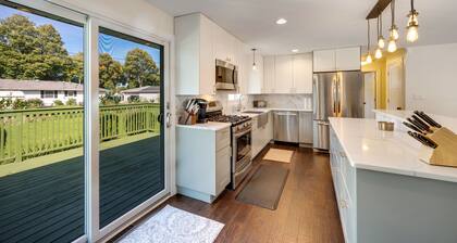 The place to stay in the shadows of Lambeau