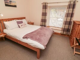 2 bedrooms, individually decorated, individually furnished, free WiFi