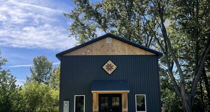 Stay at this comfortable loft at St. Albans Bay!