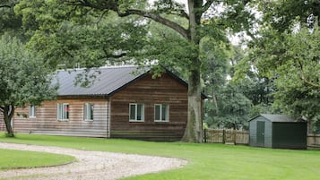 3 bedrooms, individually decorated, individually furnished, free WiFi