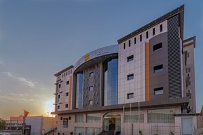 Exterior - South Hotel Suites (Khamis Mushait)