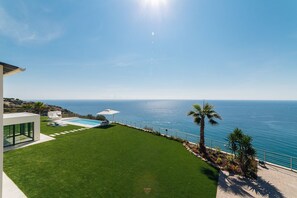 Outdoor pool, a heated pool - Villa Sabrina Riviera dei Fiori a Picco sul Mare with Pool, Wellness & SPA  (imperia)