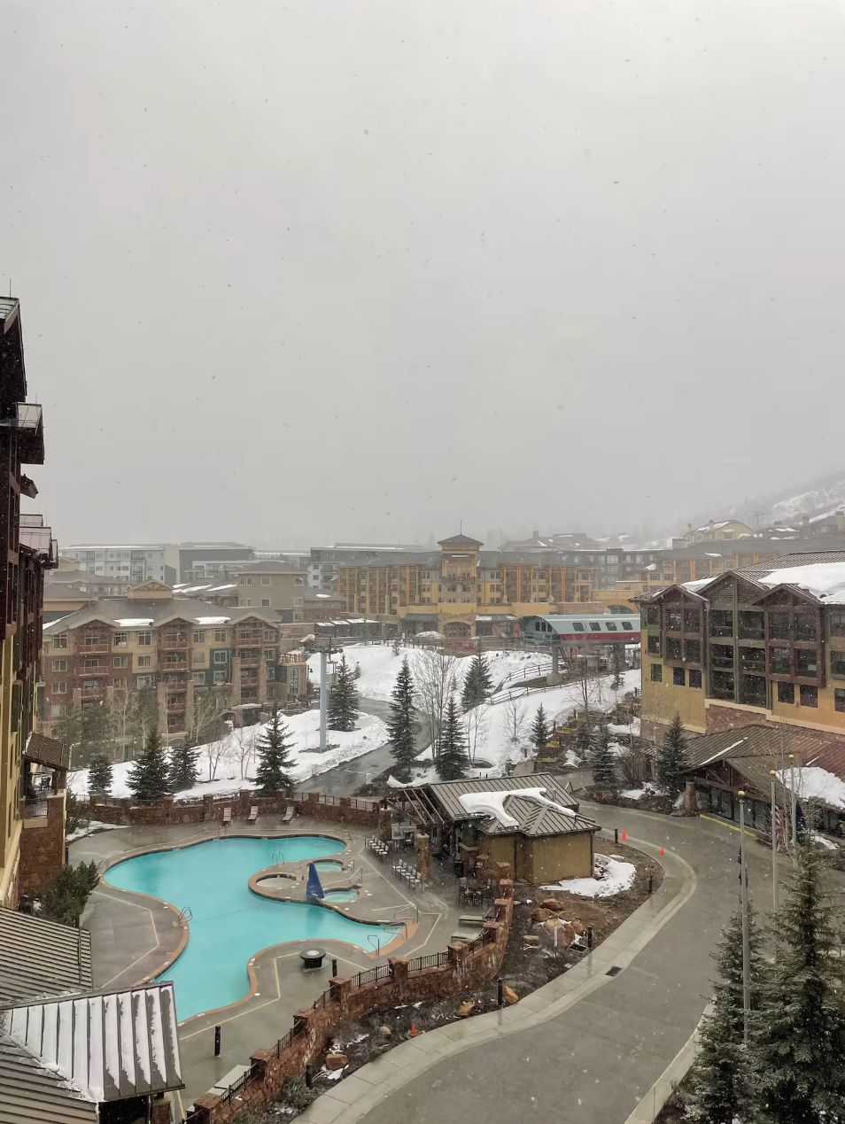 泳池