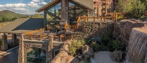 المنشأة من الخارج