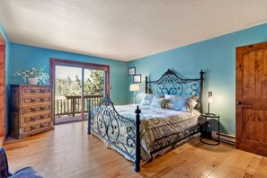 3 bedrooms, desk, free WiFi, bed sheets