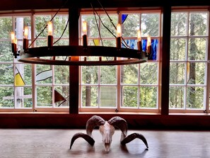 Interior - Cabin Forest Retreat (Monte rio)
