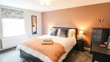 3 ๊ฐ์ ์นจ์ค, ๊ฐ๊ฐ ๋ค๋ฅธ ์คํ์ผ์ ์ธํ
๋ฆฌ์ด, ๊ฐ๊ฐ ๋ค๋ฅด๊ฒ ๊ฐ๊ตฌ ๋น์น, ๋ฌด๋ฃ WiFi