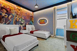 5 bedrooms, travel cot, WiFi, bed sheets
